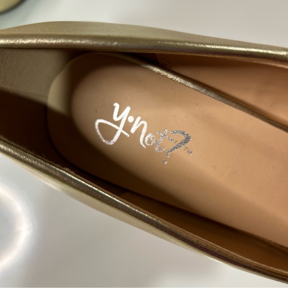 Y Not? Gold Heels Shoes Women’s 10M 4 Inch Heels Dressy Shiny Closed Pointed Toe - Picture 8 of 12